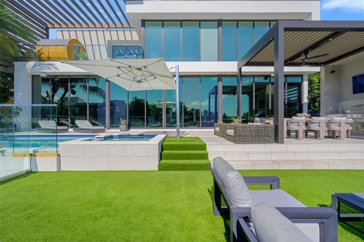 Backyard, Exterior, Pool