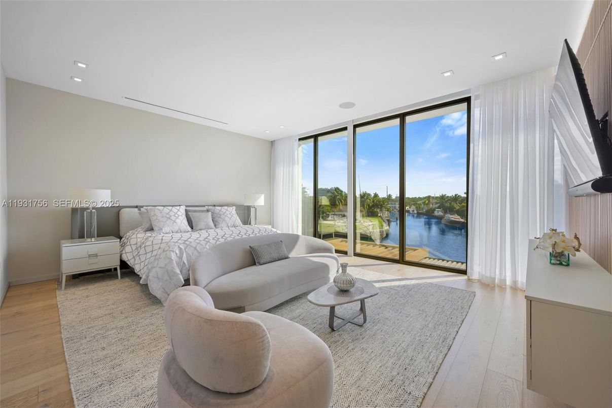 Bedroom, Interior, Recessed Lighting, Water, Wood Texture Flooring