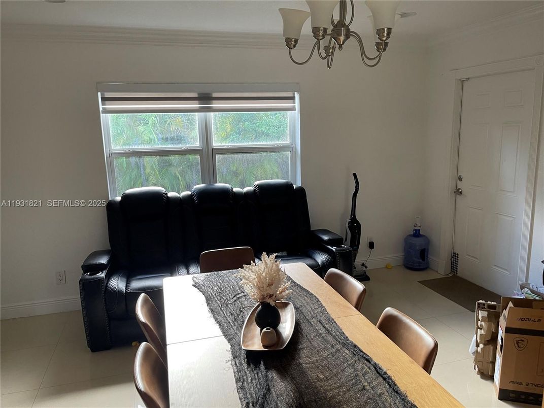 Chandelier, Dining room, Interior