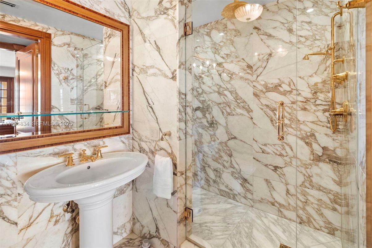 Bathroom, Interior, Marble, Marble Walls