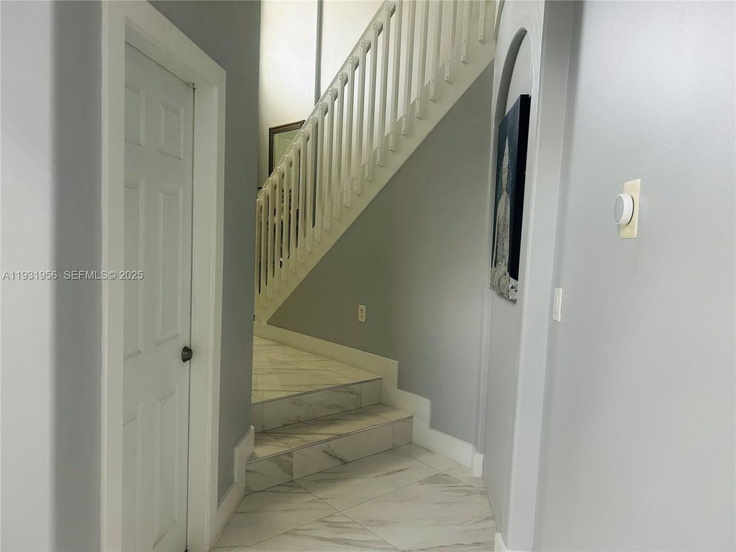 Interior, Living room, Marble, Pendant Lights, Recessed Lighting