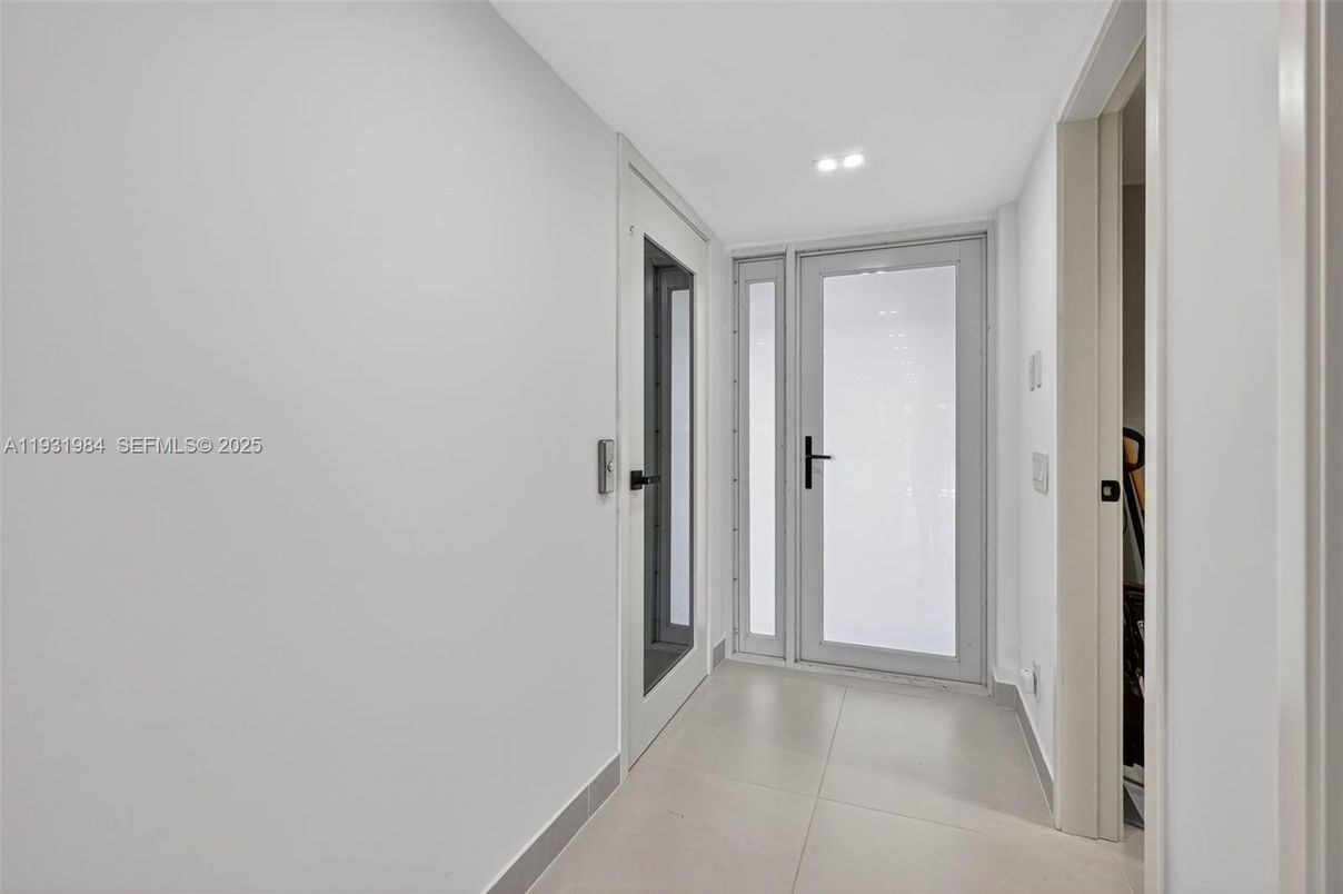 Interior, Recessed Lighting