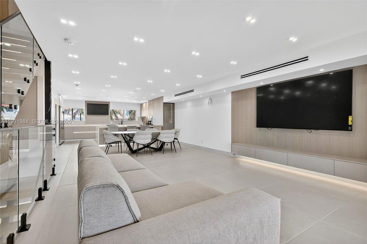 Dining room, Interior, Recessed Lighting