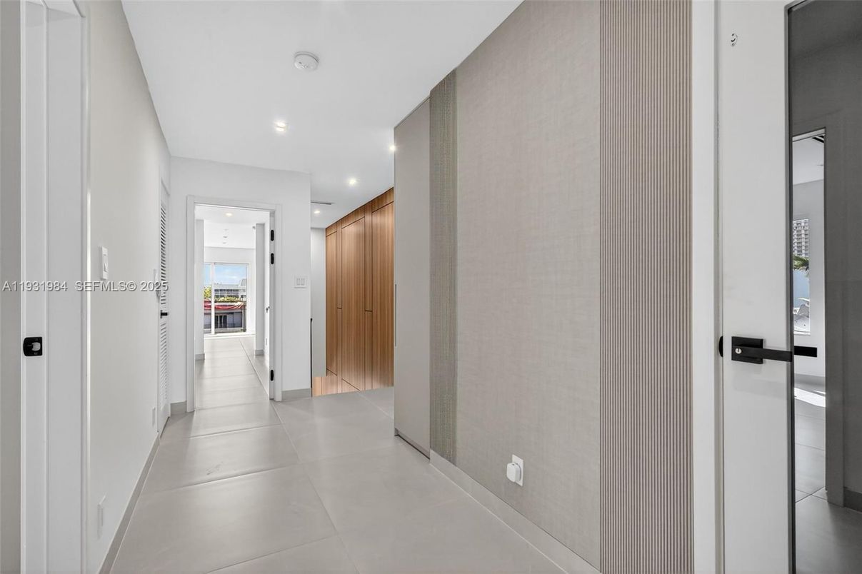 Interior, Recessed Lighting