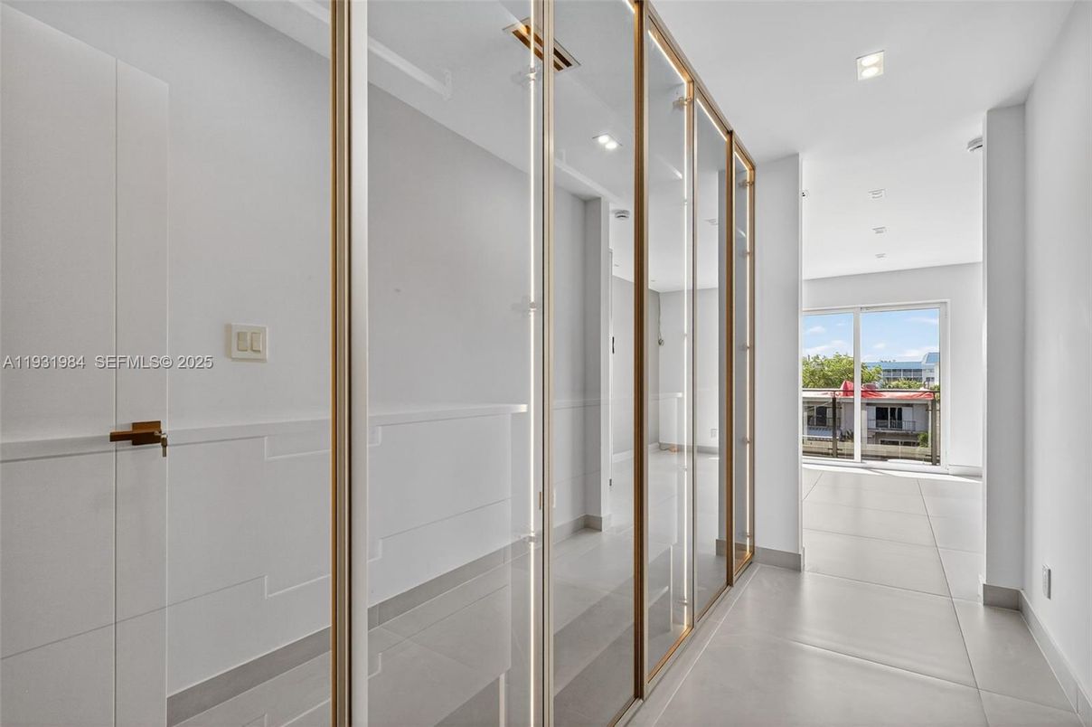 Interior, Recessed Lighting