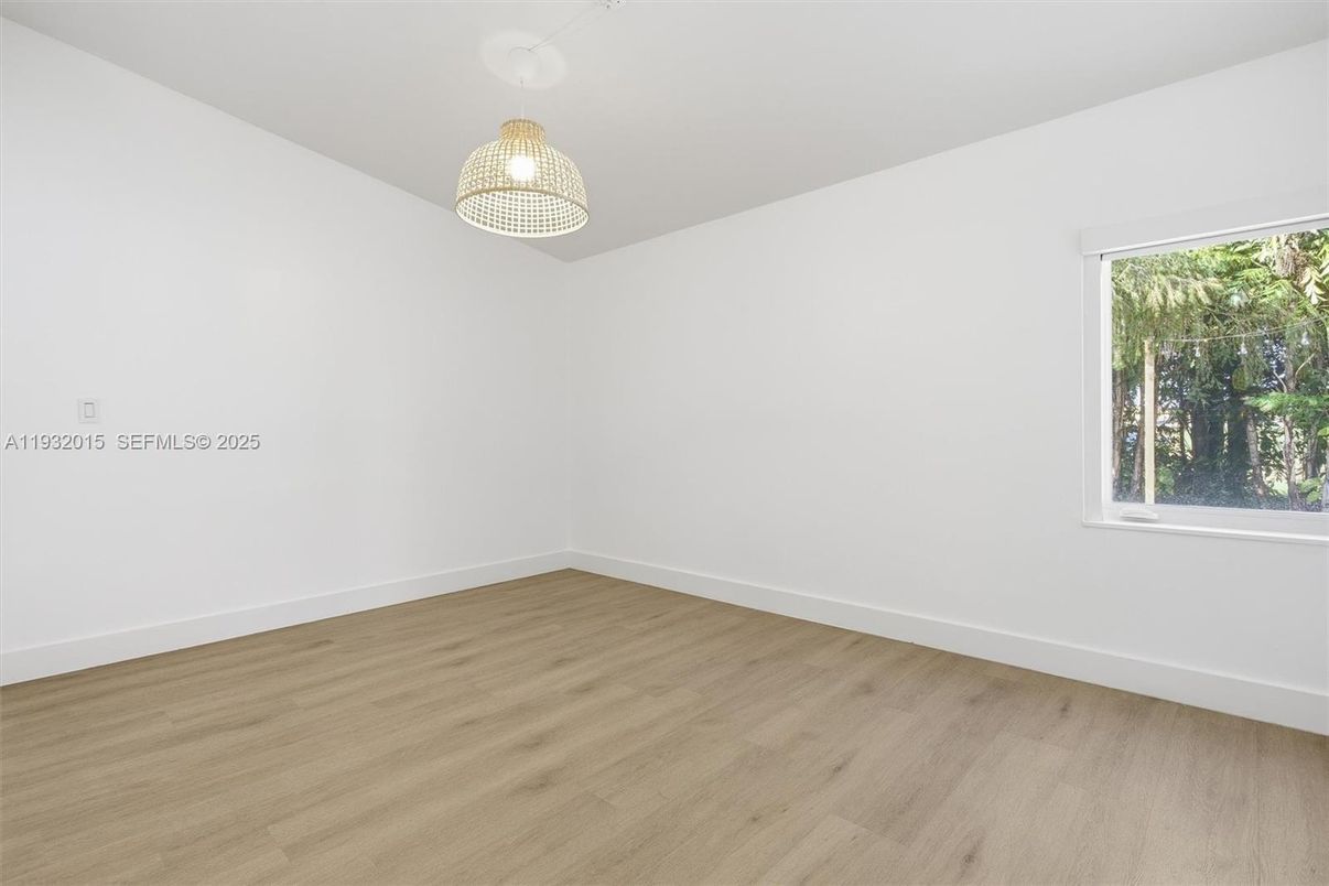 Chandelier, Empty room, Interior, Wood Texture Flooring