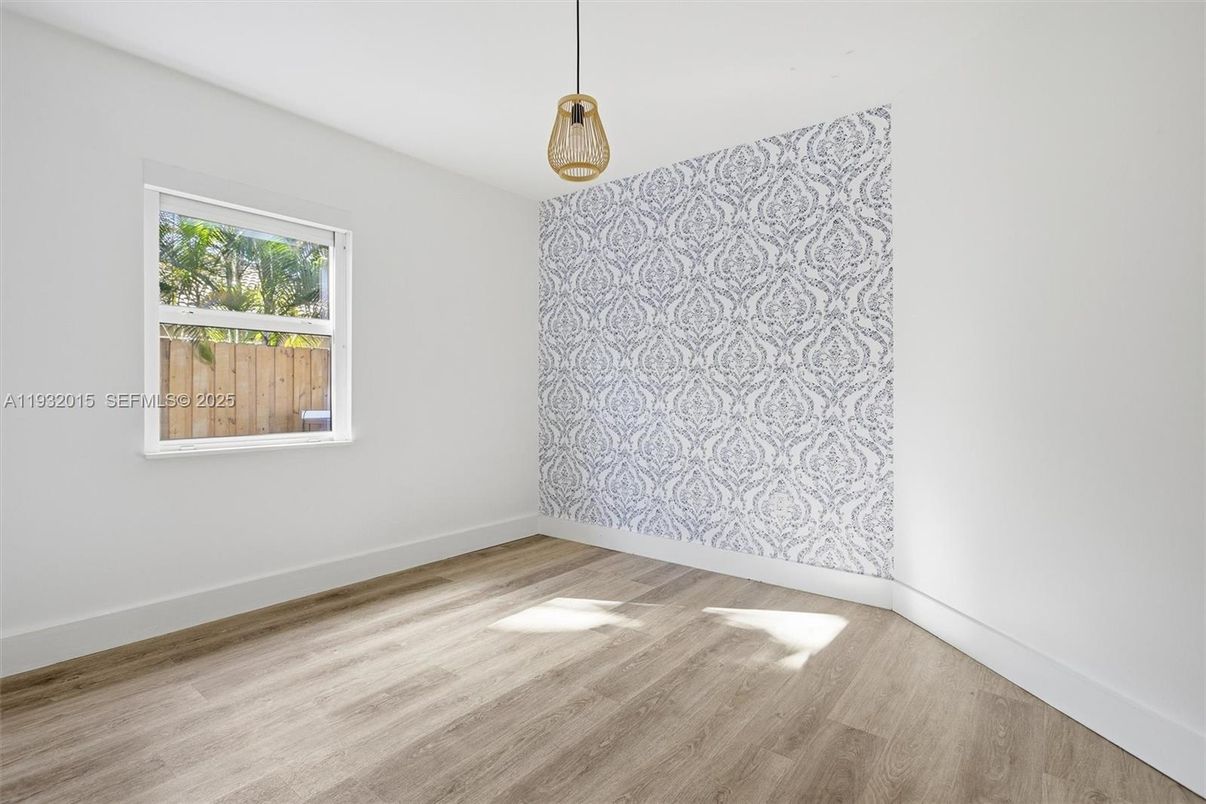 Empty room, Interior, Pendant Lights, Wood Texture Flooring