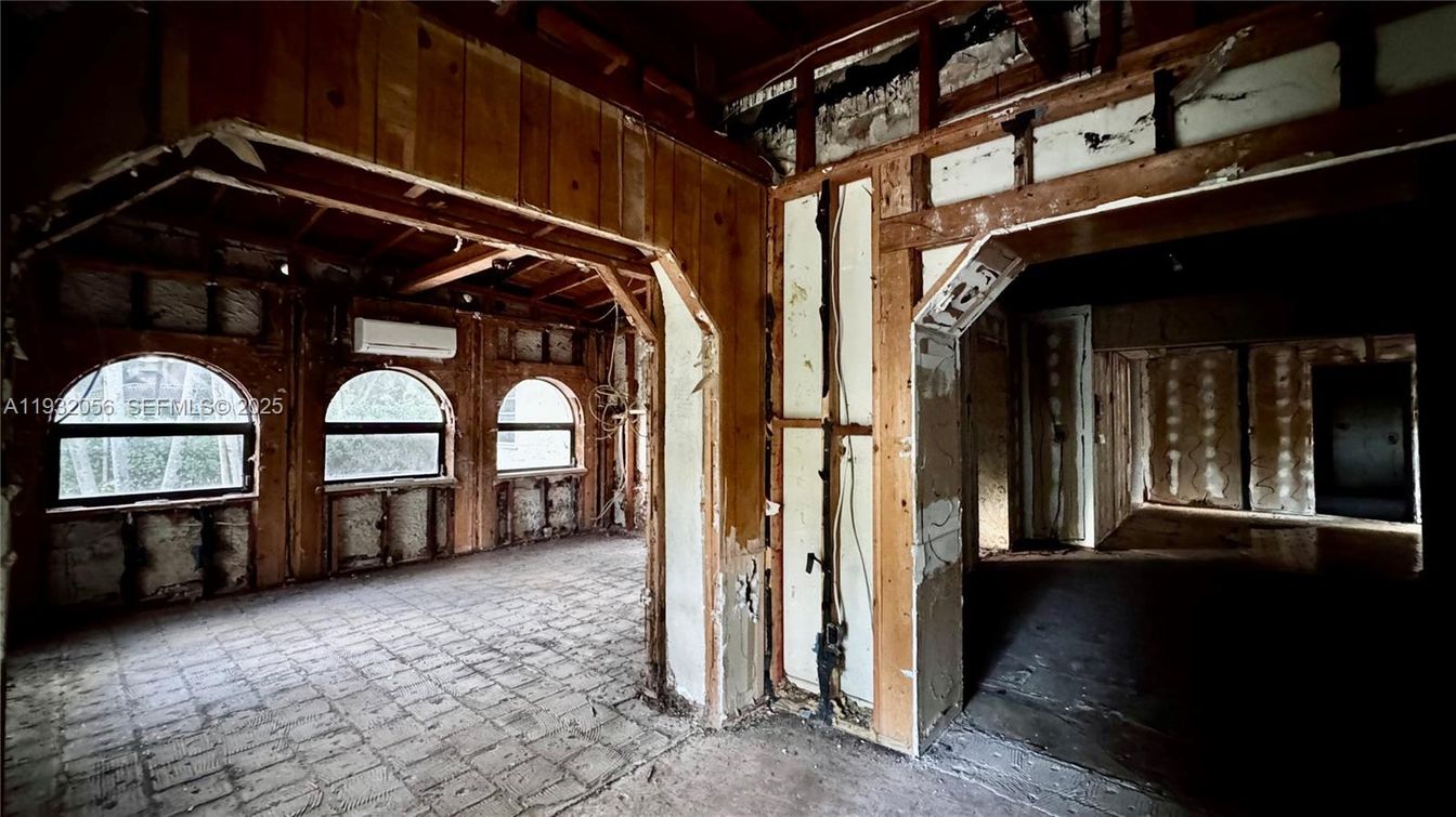 Interior, Wooden Beams, Wooden Walls