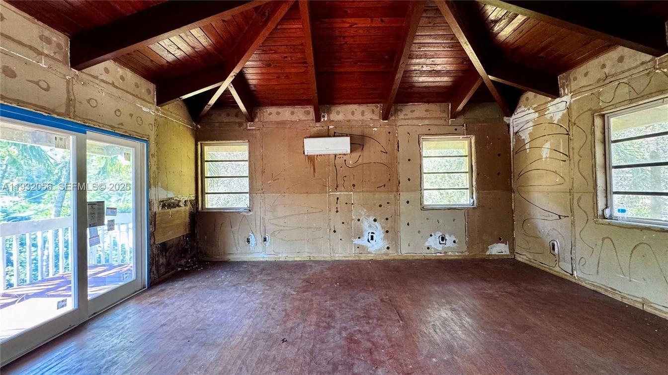 Empty room, Interior, Wooden Beams, Wooden Ceilings, Wood Texture Flooring, Wooden Walls