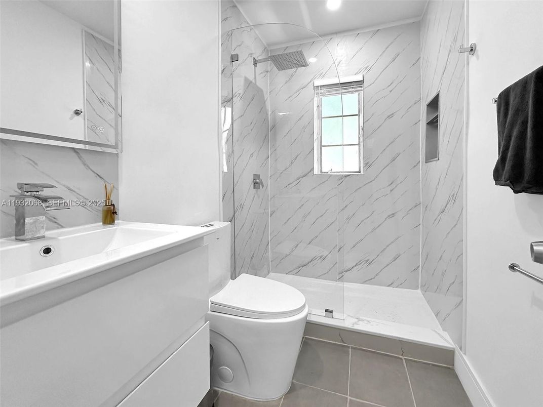 Bathroom, Interior, Marble Walls, Recessed Lighting