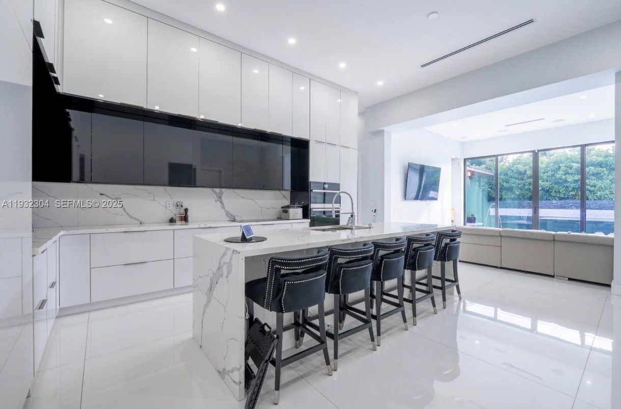 Interior, Kitchen, Marble Walls, Recessed Lighting, Water