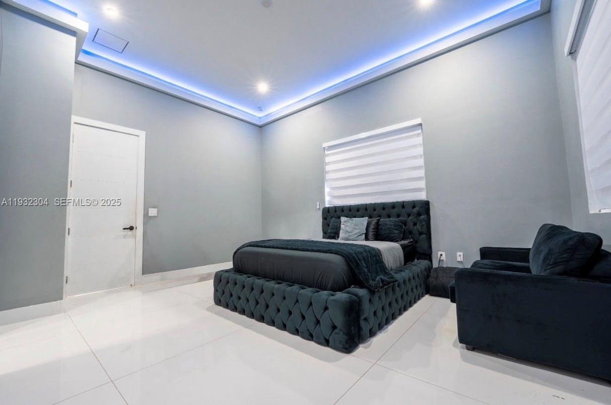 Bedroom, Interior, Recessed Lighting