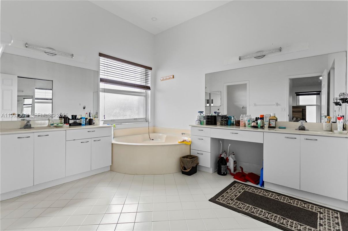 Bathroom, Dual Sink Vanities, Free Standing Baths, Interior