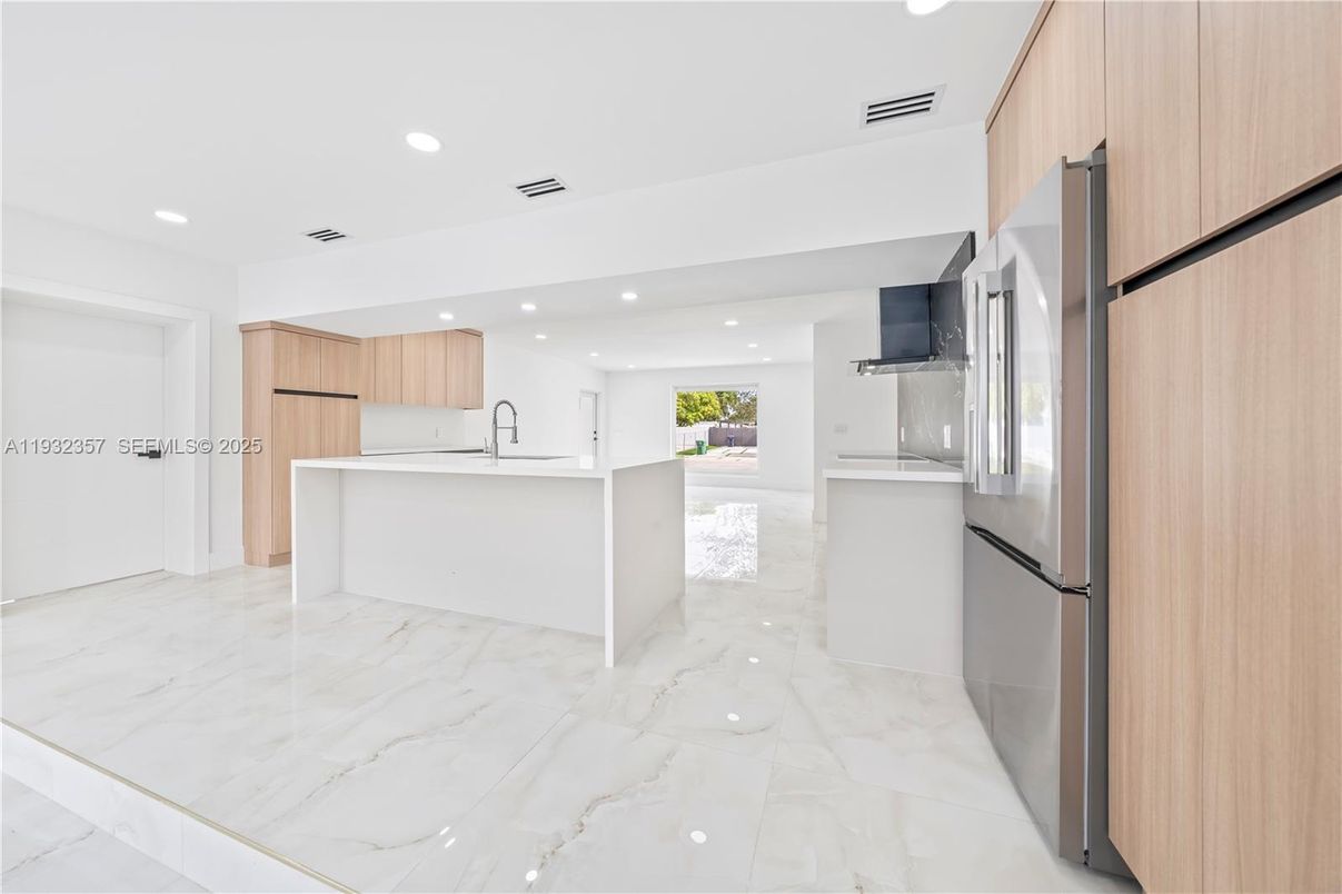 Interior, Kitchen, Marble, Recessed Lighting