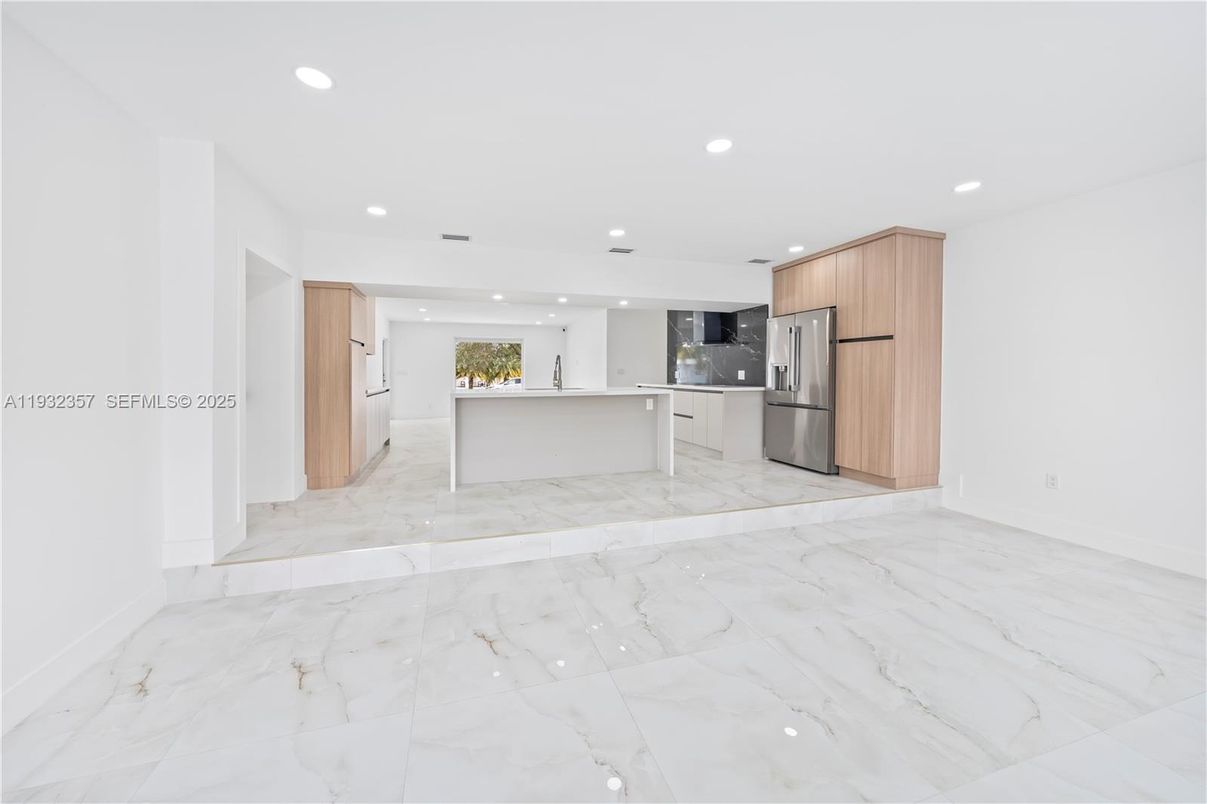 Interior, Kitchen, Marble, Recessed Lighting