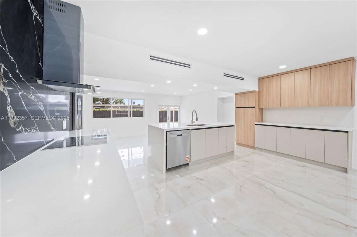 Interior, Kitchen, Marble, Recessed Lighting
