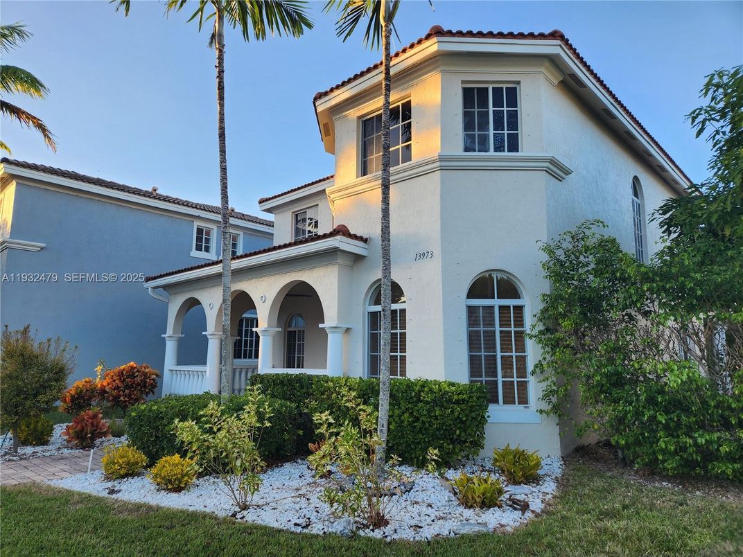 Exterior, Facade, Mediterranean