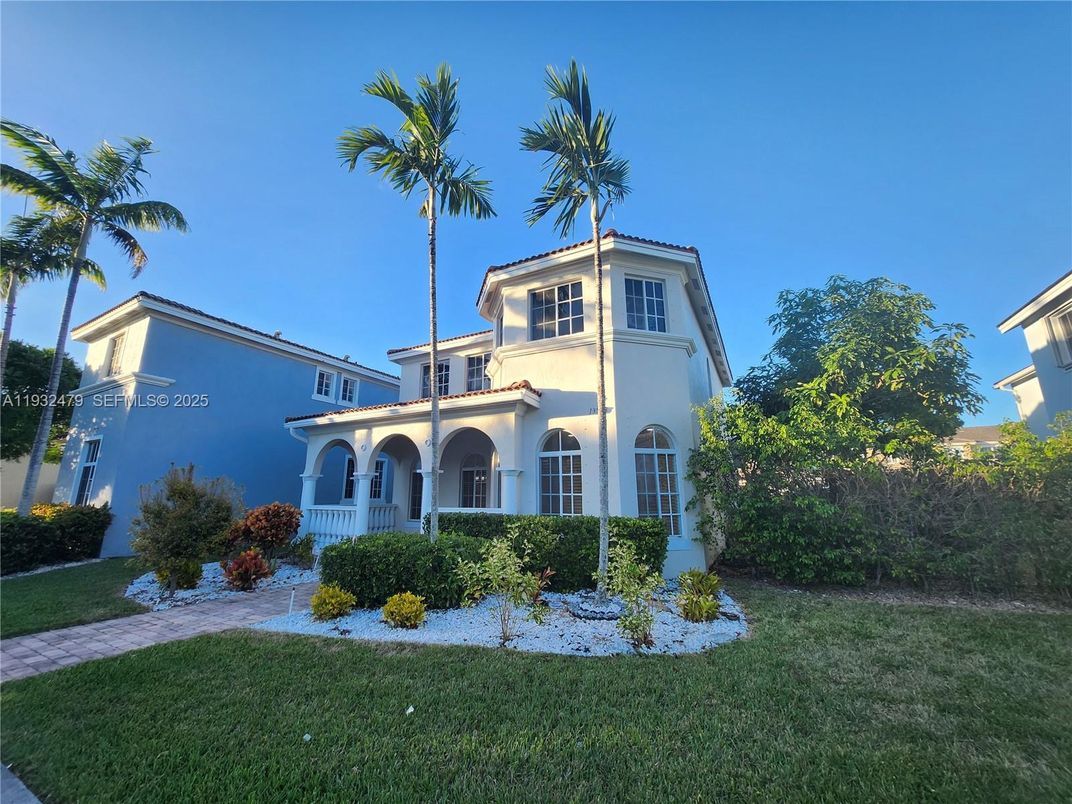 Backyard, Exterior, Facade, Mediterranean