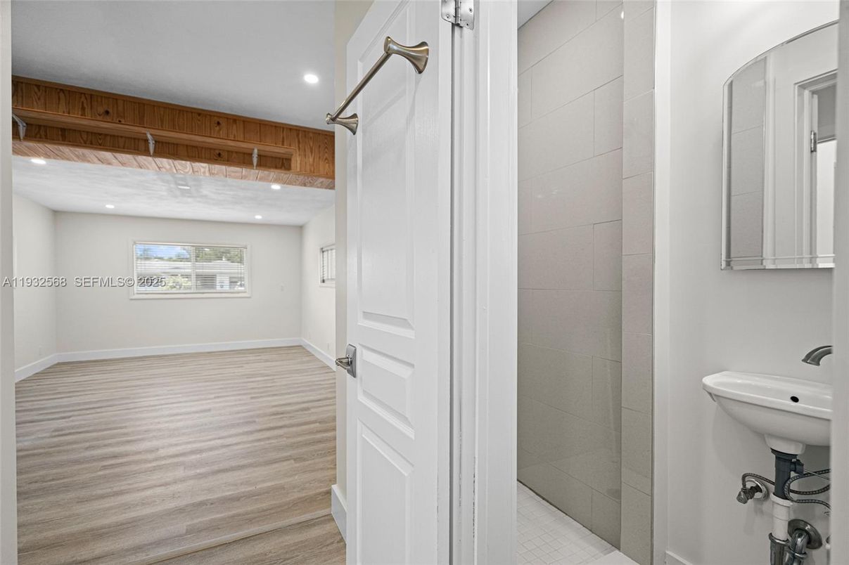 Bathroom, Interior, Recessed Lighting, Wood Texture Flooring