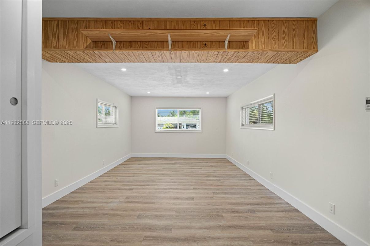 Empty room, Interior, Recessed Lighting, Wood Texture Flooring