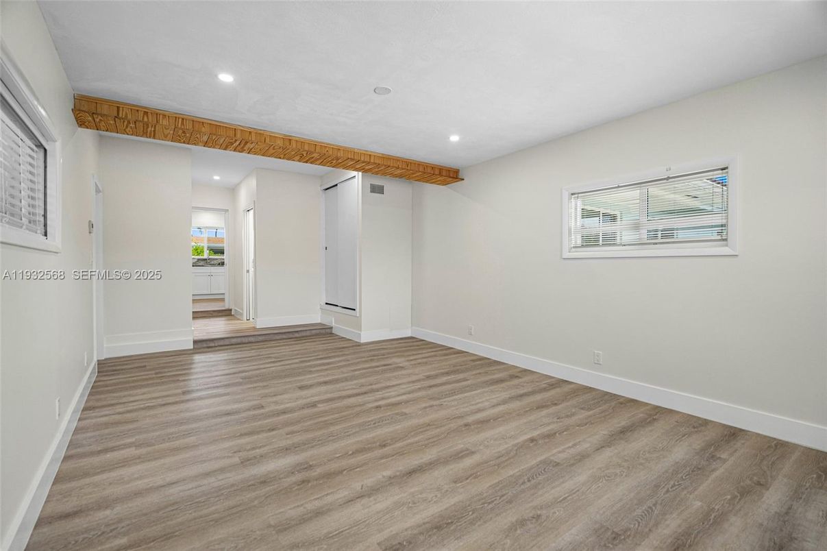 Empty room, Interior, Recessed Lighting, Wooden Beams, Wood Texture Flooring