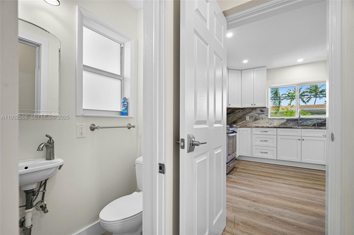 Bathroom, Interior, Recessed Lighting, Wood Texture Flooring