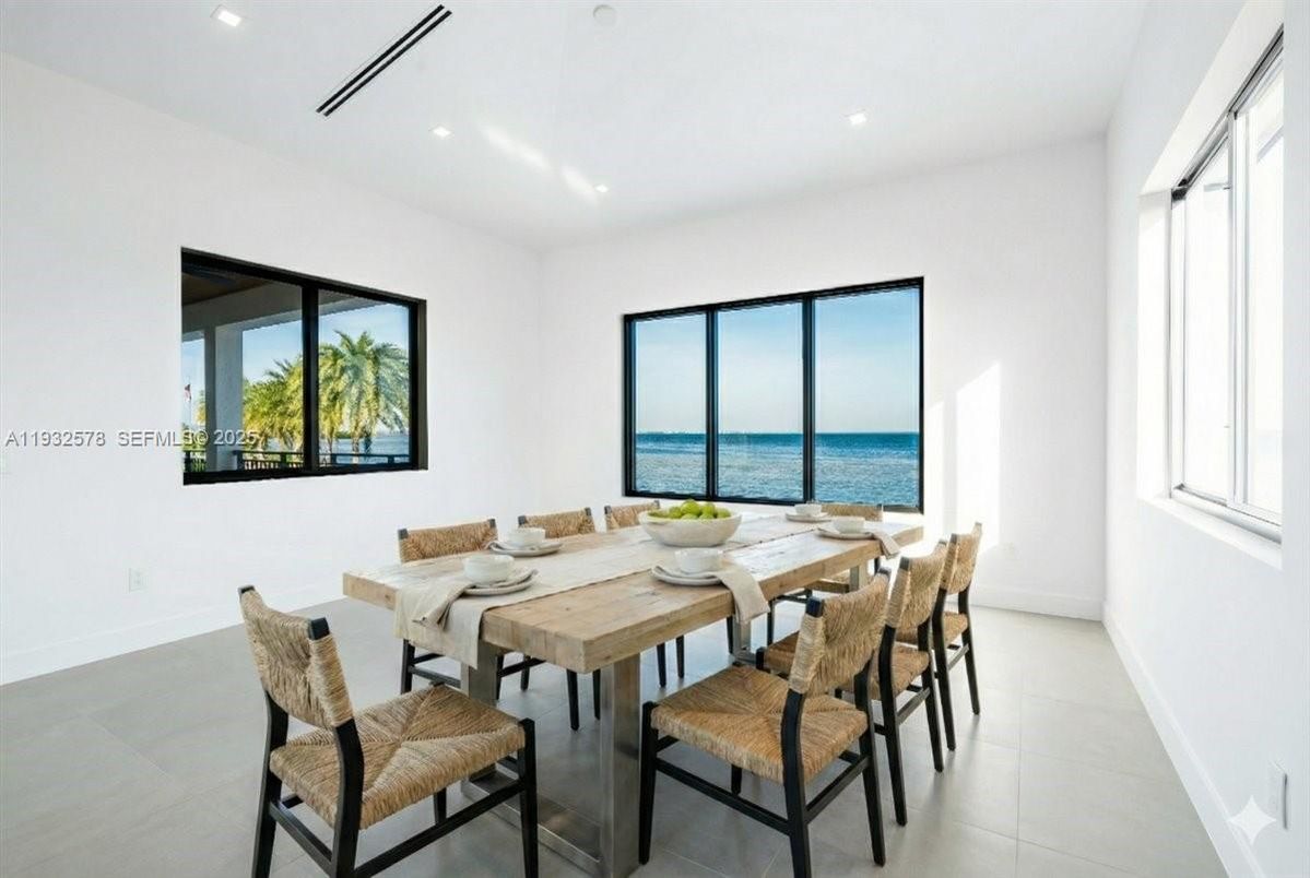 Dining room, Interior, Recessed Lighting, Water