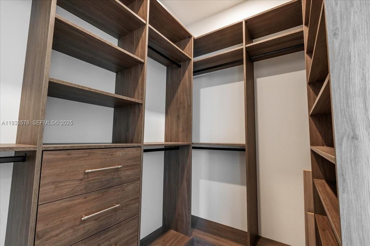 Interior, Walk-in Closets, Wood Texture Flooring