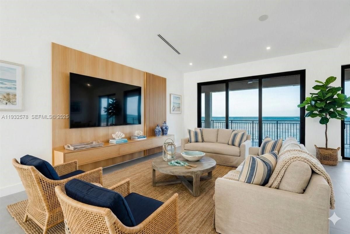 Interior, Living room, Recessed Lighting, Water