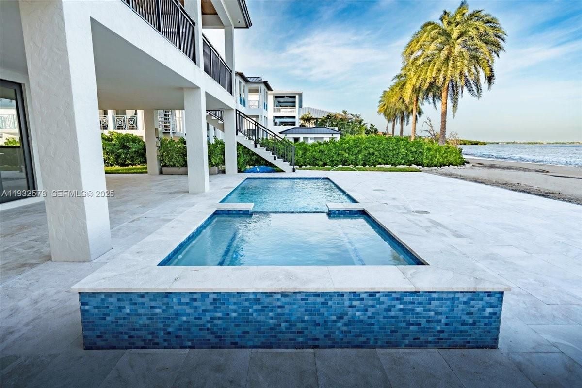 Exterior, Pool, Water