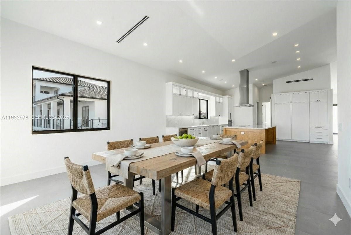 Dining room, Interior, Kitchen, Recessed Lighting
