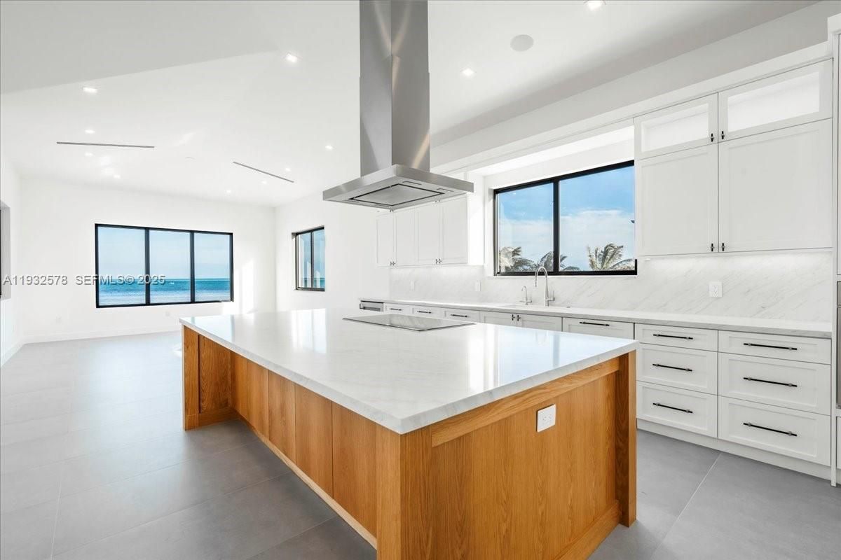 Interior, Kitchen, Recessed Lighting, Water