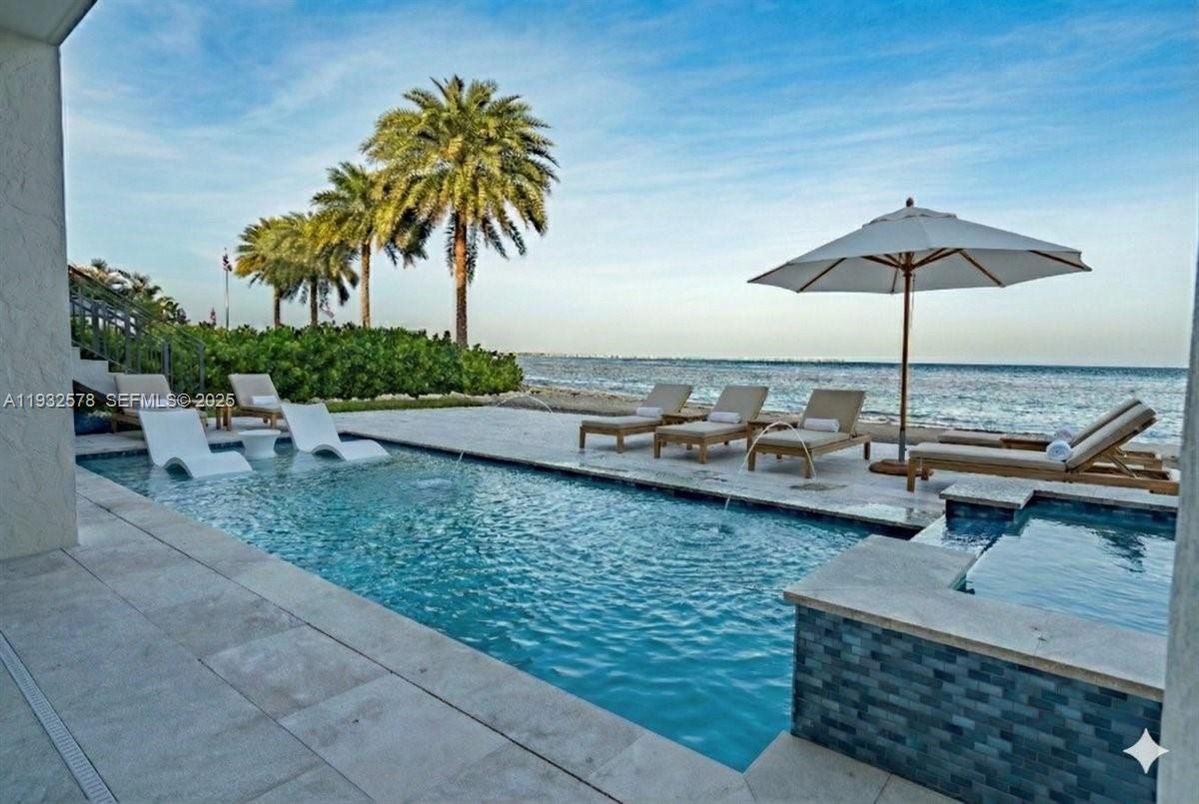 Exterior, Pool, Water