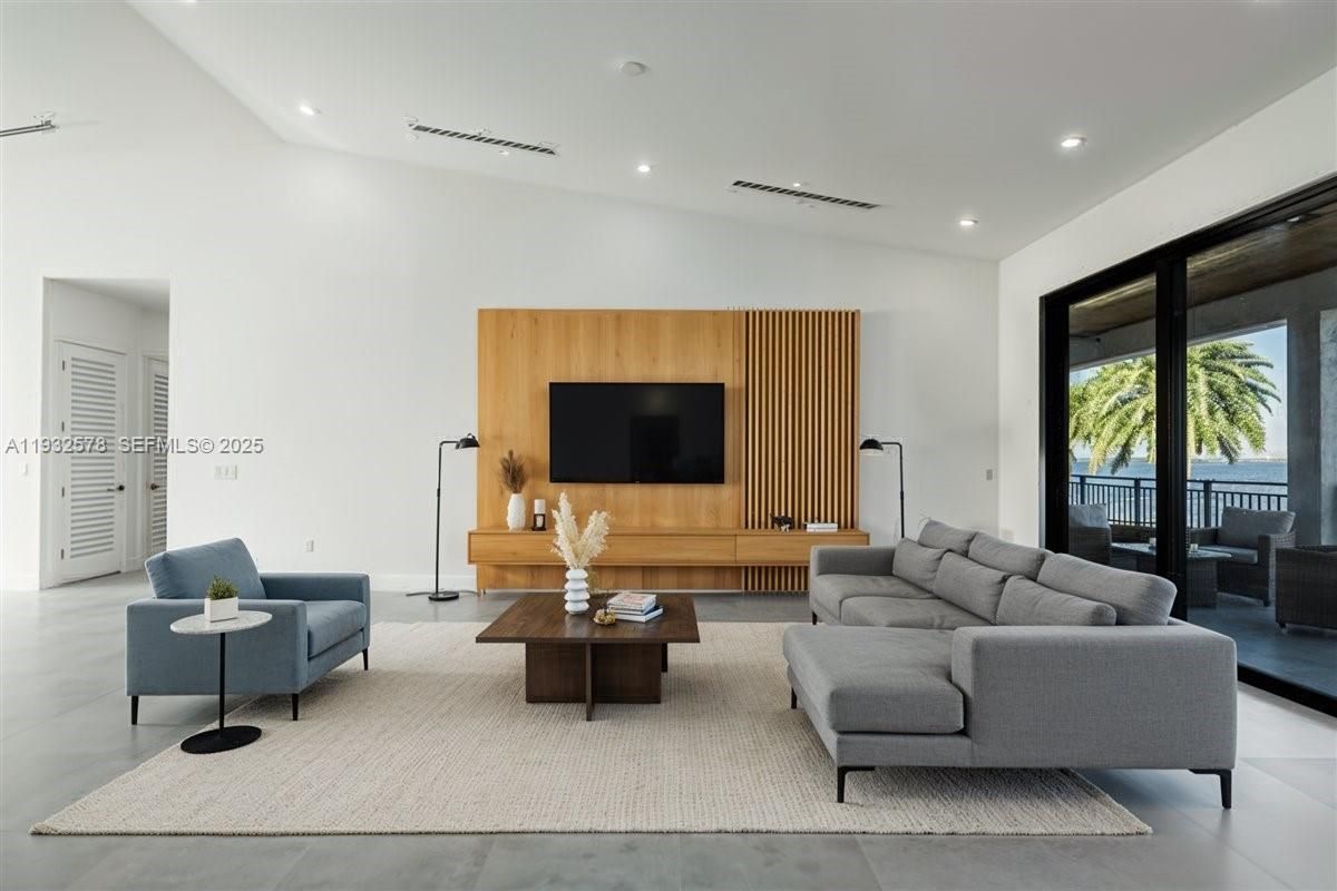 Interior, Living room, Recessed Lighting, Water