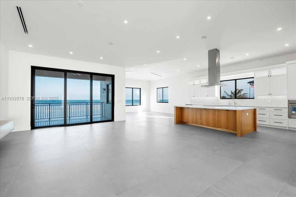 Interior, Kitchen, Recessed Lighting, Water