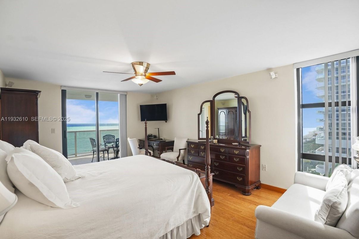 Bedroom, Interior, Water, Wood Texture Flooring