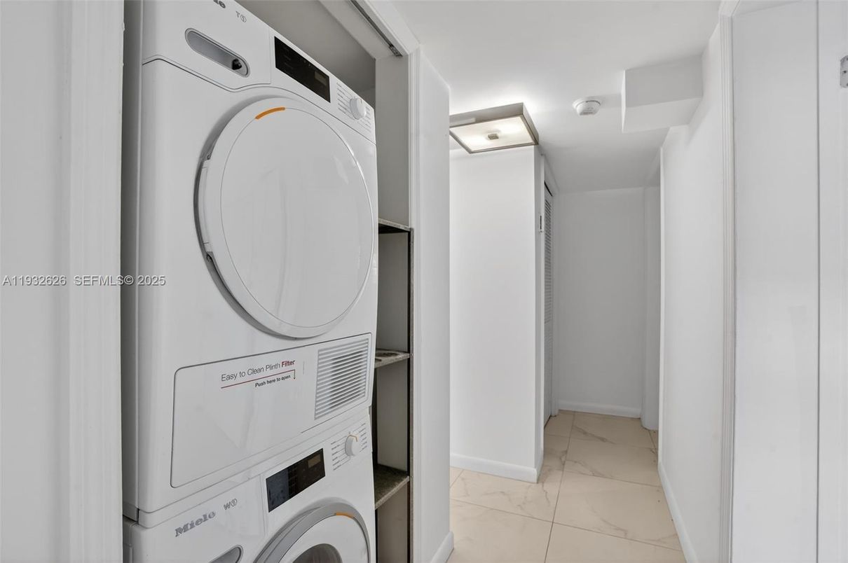 Interior, Marble, Utility Closets, Washer