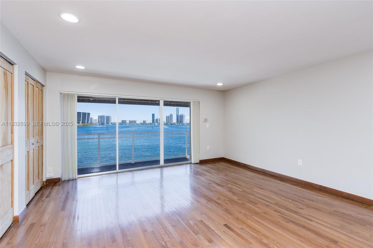 Empty room, Interior, Recessed Lighting, Water, Wood Texture Flooring