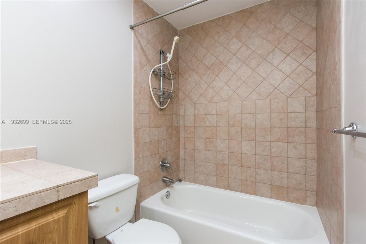 Bathroom, Interior, Tile Countertops