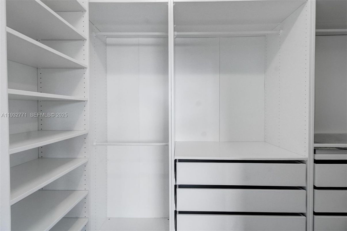 Interior, Walk-in Closets