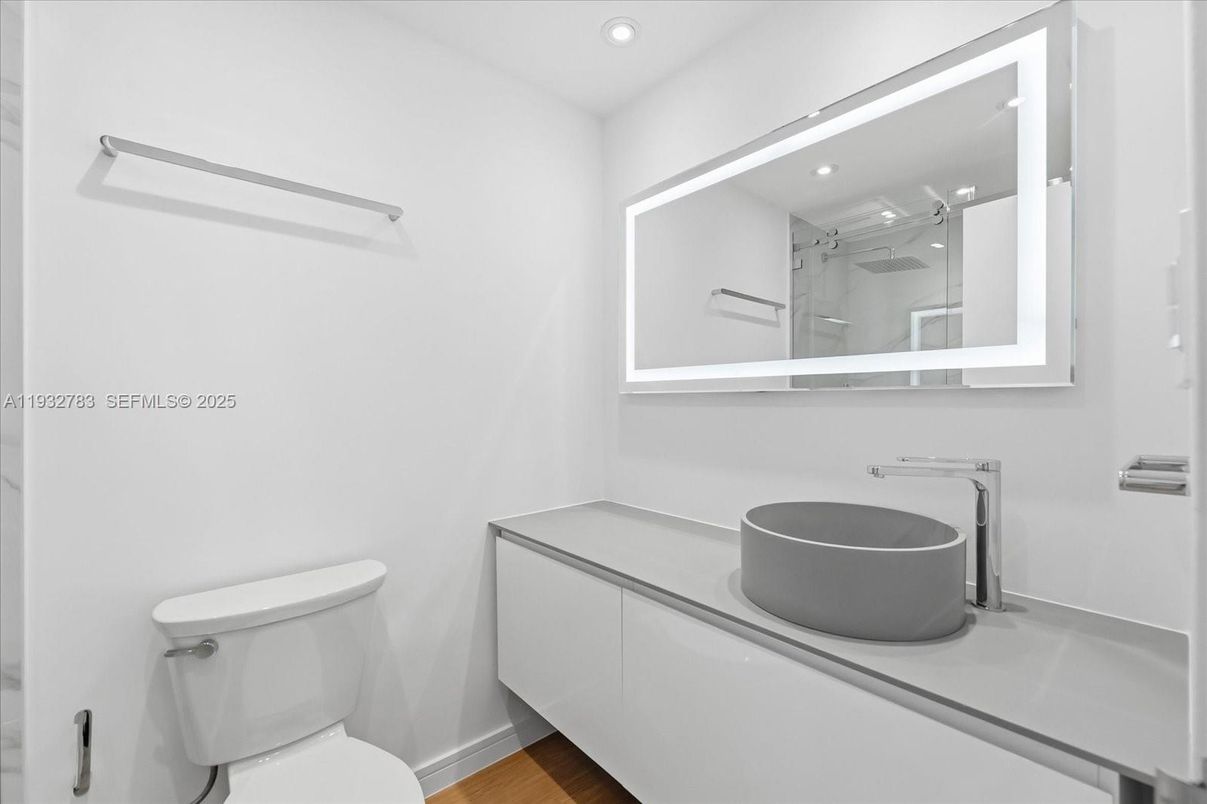 Bathroom, Interior, Recessed Lighting, Wood Texture Flooring