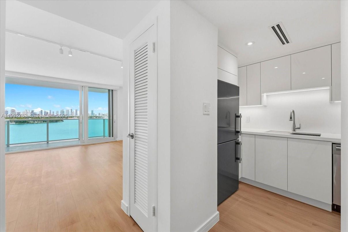 Interior, Kitchen, Recessed Lighting, Water, Wood Texture Flooring