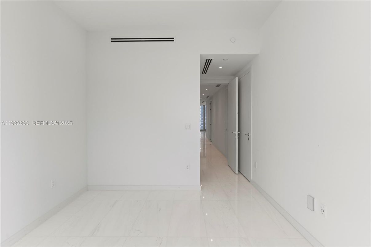 Empty room, Interior, Marble, Recessed Lighting