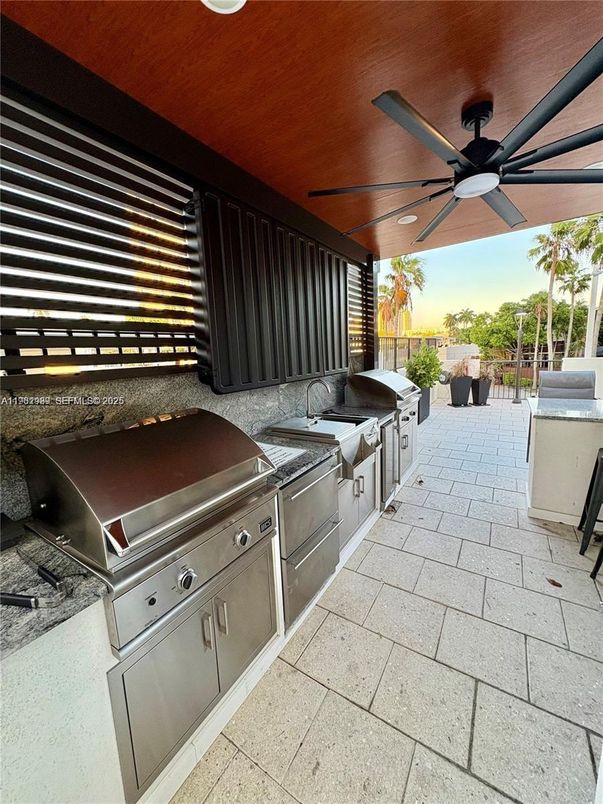 Exterior, Outdoor Kitchen