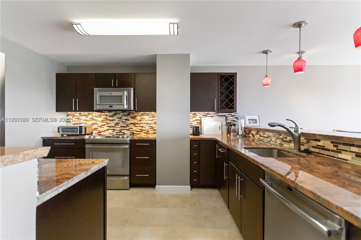 Interior, Kitchen, Pendant Lights, Stainless Steel Appliances