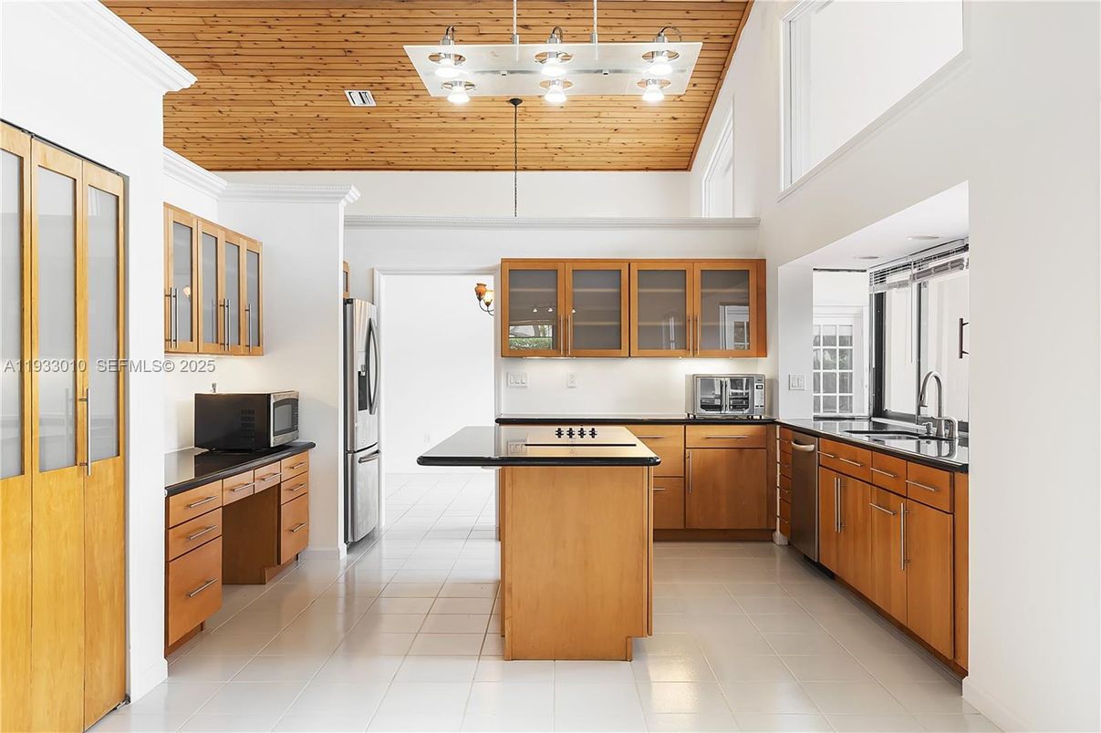 Interior, Kitchen, Pendant Lights, Wooden Ceilings