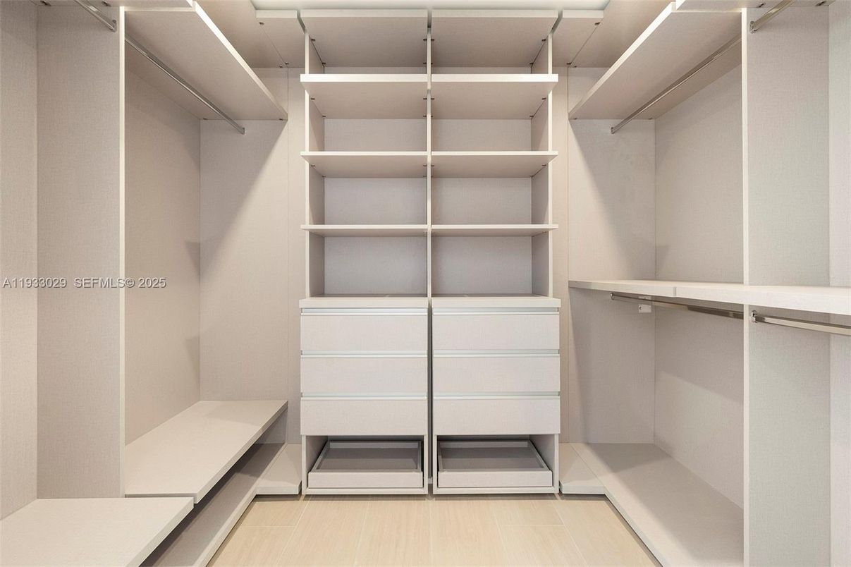 Interior, Walk-in Closets, Wood Texture Flooring