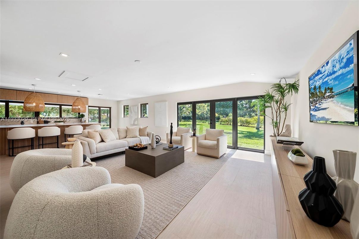 Interior, Kitchen, Living room, Pendant Lights, Recessed Lighting