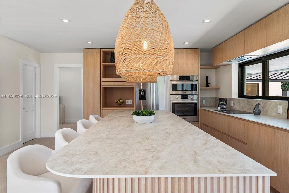 Dining room, Interior, Kitchen, Recessed Lighting, Stainless Steel Appliances