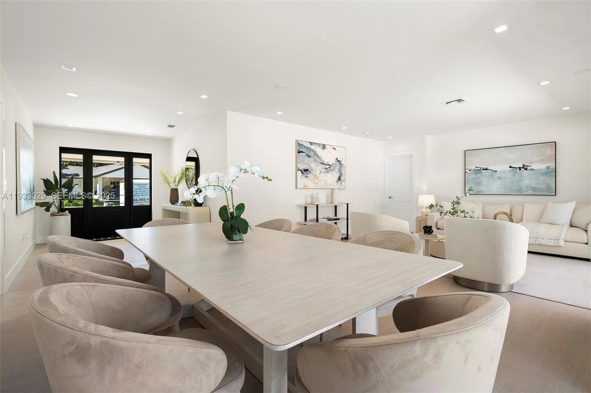 Dining room, Interior, Living room, Recessed Lighting, Wood Texture Flooring